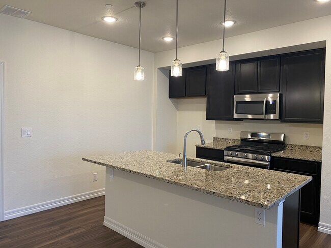 Building Photo - 1757 Rose Quartz Heights