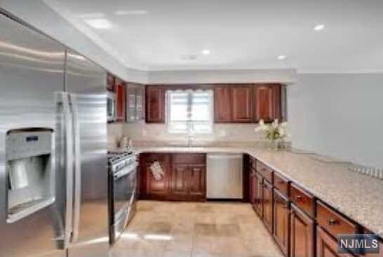 Foto del edificio - 23 Leary Ln