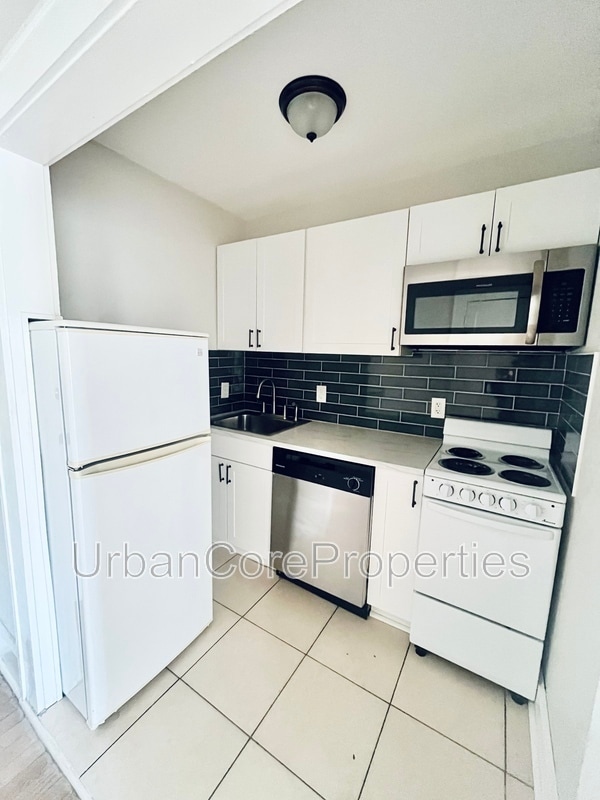 Foto del edificio - 360 13th Ave NE