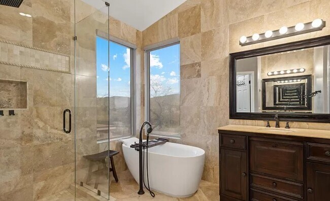 Foto del edificio - 519 W Mountain Vista Dr