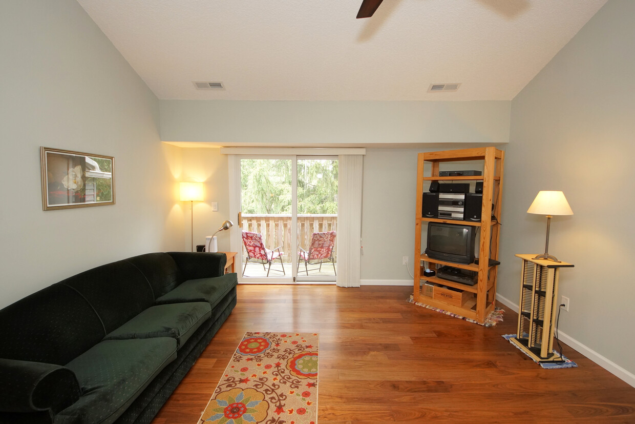 Primary Photo - 1410 Ravens Crest Dr