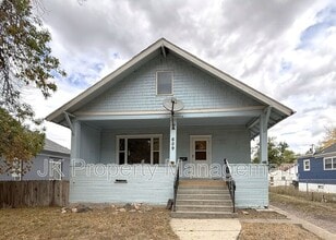 Building Photo - 609 6th Ave N