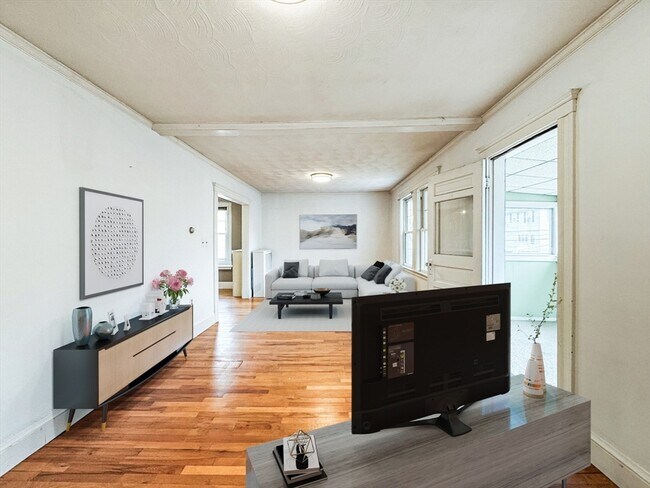 Foto del edificio - 18 Wheelwright Rd