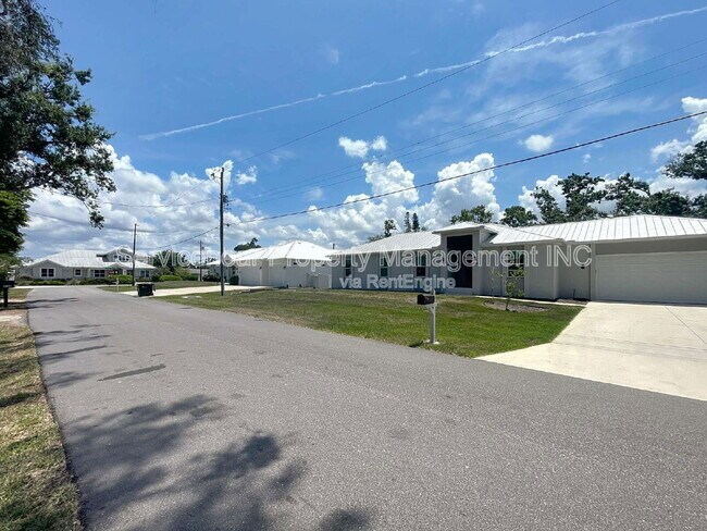 Foto del edificio - 4722 Harris Ave