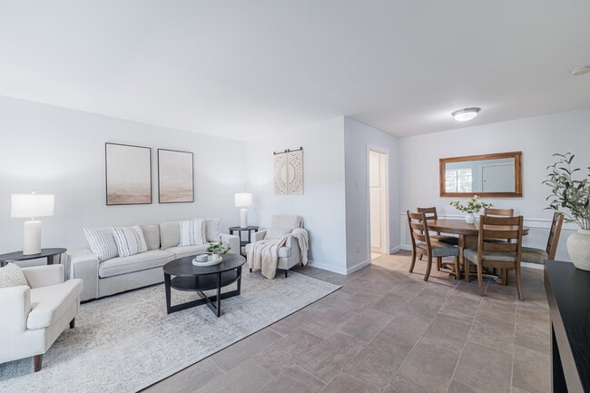 Building Photo - Yorktown