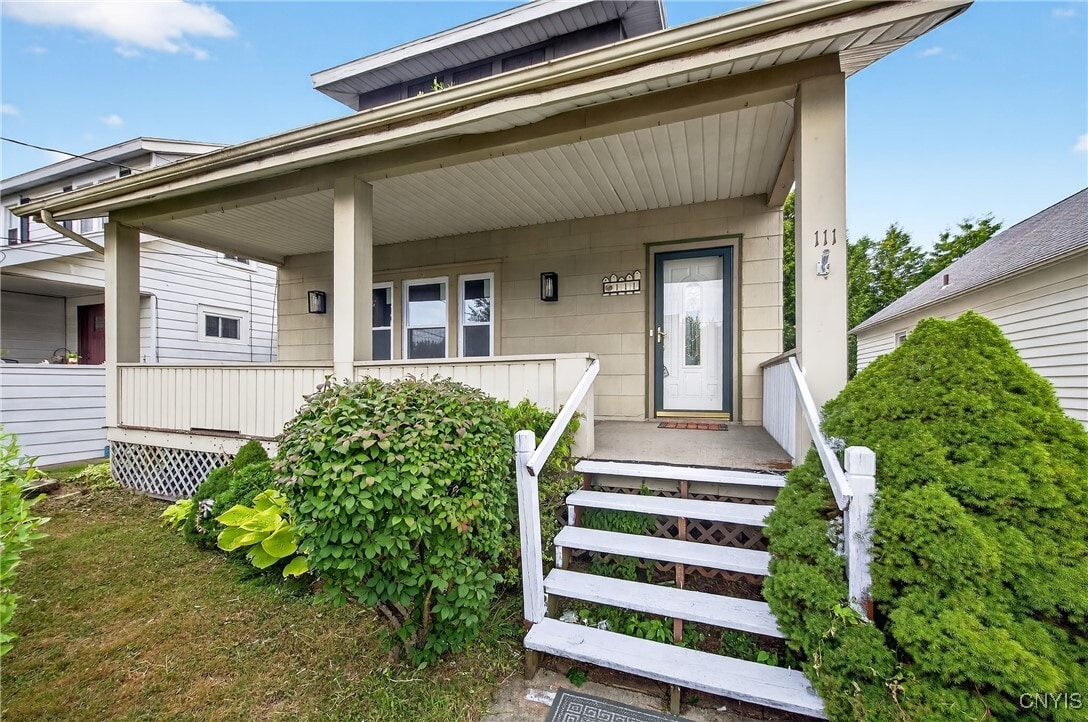 Foto principal - 111 Maplehurst Ave