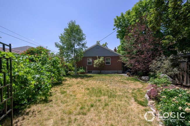 Building Photo - Beautiful Home in Salt Lake!