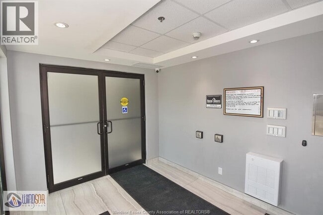 Building Photo - 728 Brownstone Dr