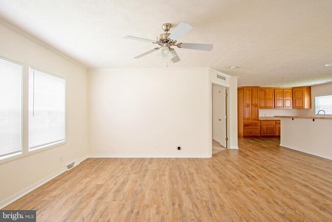 Building Photo - 192 Daffodil Dr