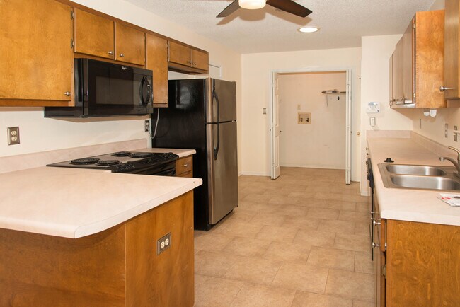 Building Photo - 143 Palmetto Ave