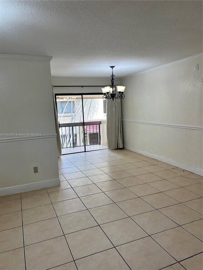 Building Photo - 6246 SW 136th Ct
