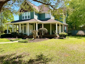 Building Photo - 360 Indian Hills Dr