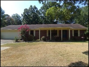 Building Photo - 1068 Fox Hunt Trail