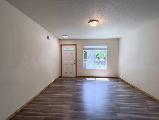 Building Photo - 10127 SE Ivon Ct