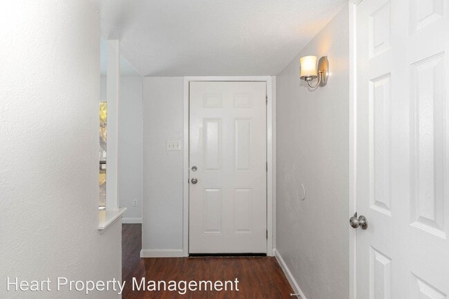 Building Photo - 3 br, 2 bath House - 4220 Yellowleaf Dr