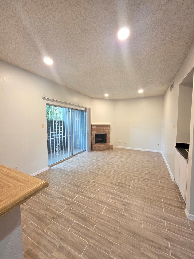 Building Photo - 8334 Jorine Dr