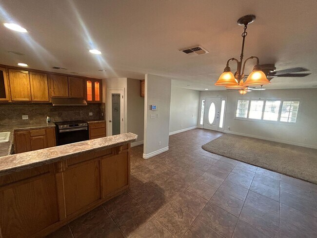 Foto del edificio - Spacious Home for Rent