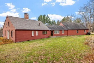 Building Photo - 195 Pinnacle Ridge Rd