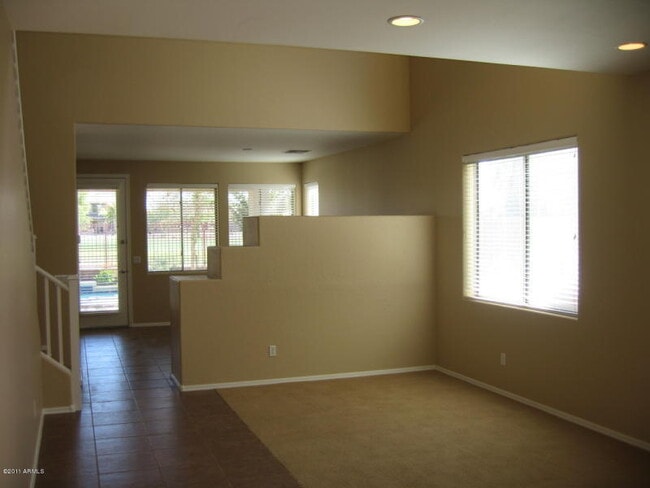 Building Photo - Beautiful Gilbert Home w/2 Master Bedrooms...
