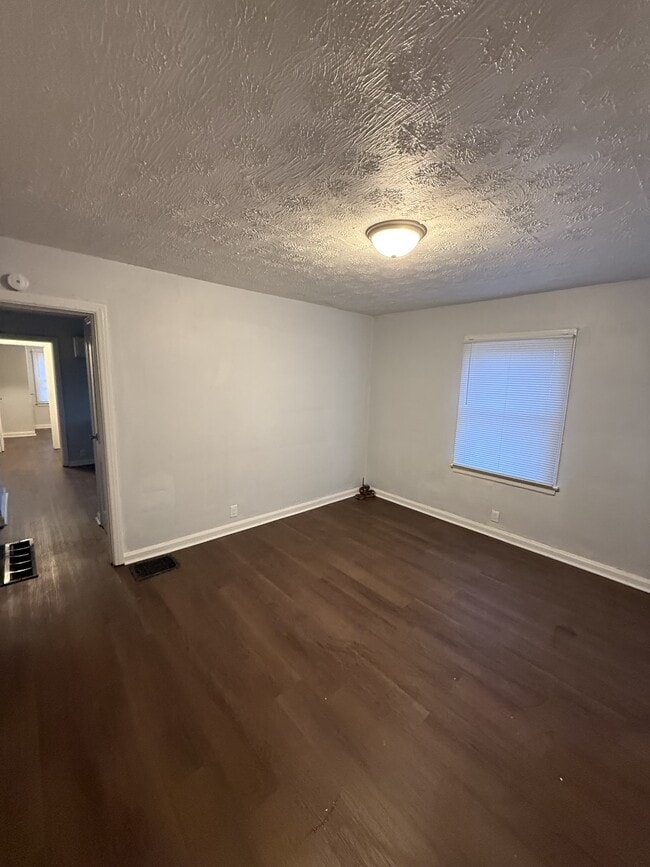 Foto del edificio - 3446 N Parker Ave