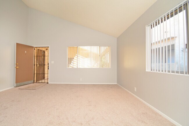 Foto del edificio - 3900 E 11th St