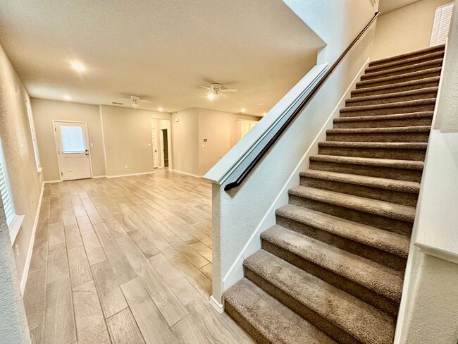 Building Photo - Imagine the Possibilities ~ 5BR/3.5 BA Hom...