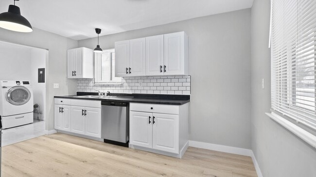 Foto del edificio - 15285 Buck St