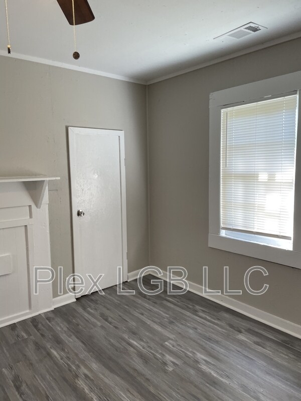 Building Photo - 326 Daniel St