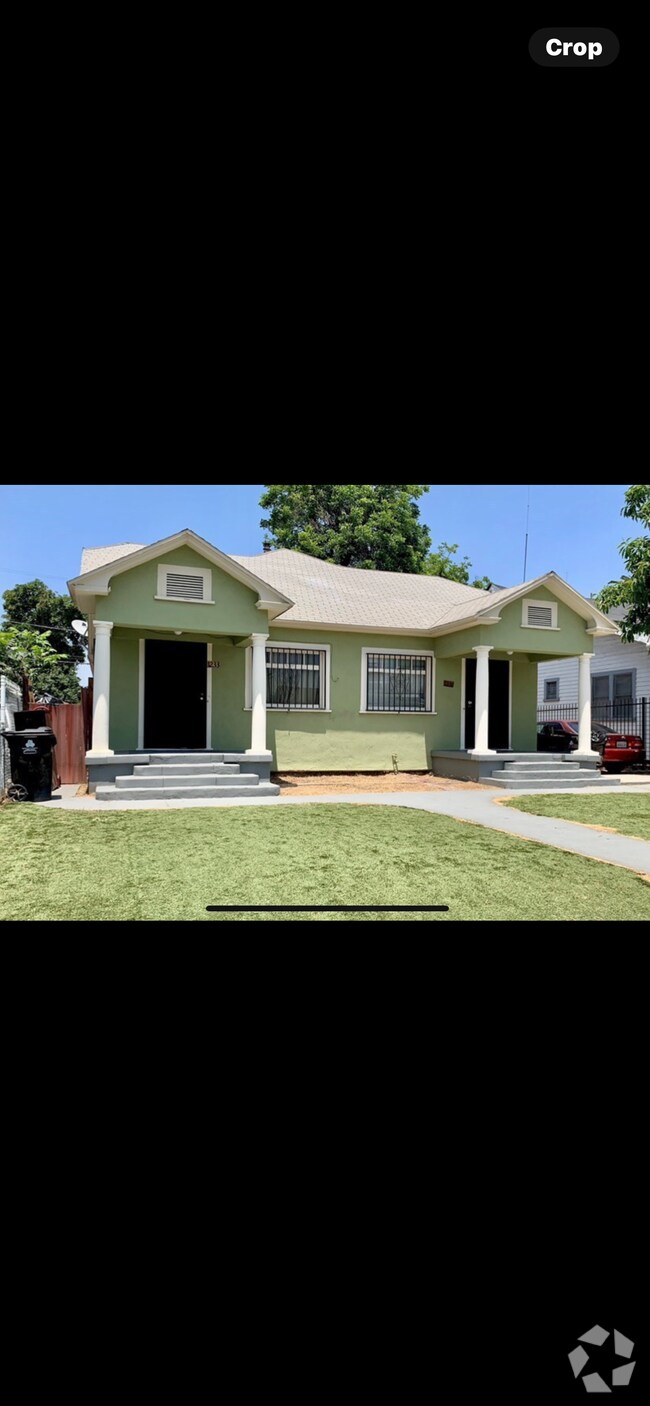 The West Park Apartments for Rent with Extra Storage Los Angeles, CA