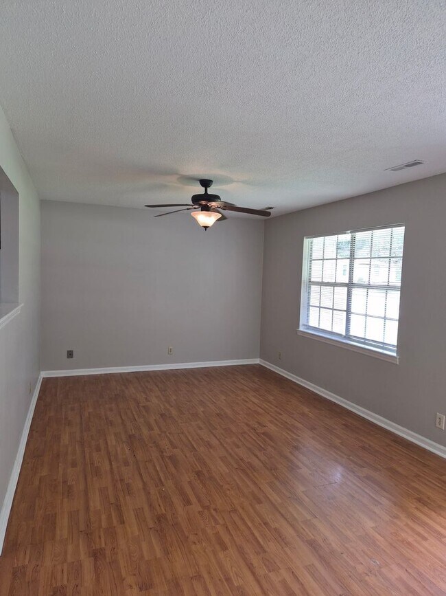 Building Photo - 4203 Davis Ln