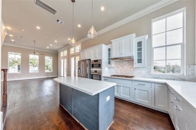 Building Photo - 2702 Harvard St