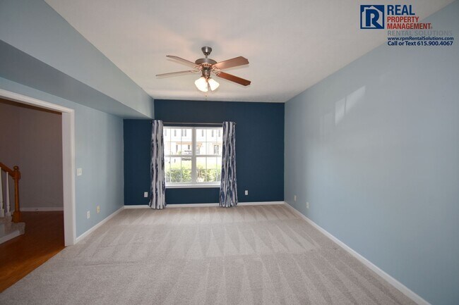 Building Photo - Lovely 2BR/2.5 BA Murfreesboro townhome close to I-24! Washer/dryer included!