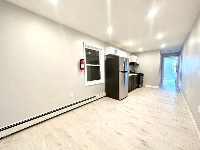 Building Photo - 212 Zabriskie St