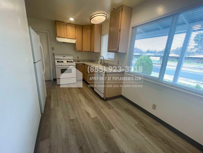 Foto del edificio - 1592 Foxworthy Ave