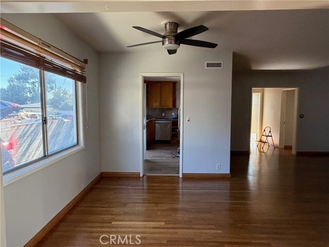 Foto del edificio - 1328 Elm Park St