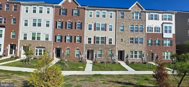 Photo - 5426 Greenpoint Ln Townhome