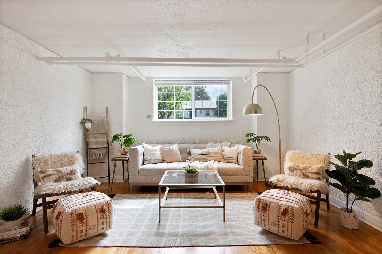 Primary Photo - 1401 Fairfax St