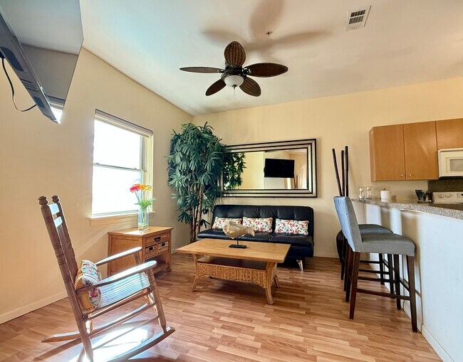 Foto del edificio - 6410 Padre Blvd