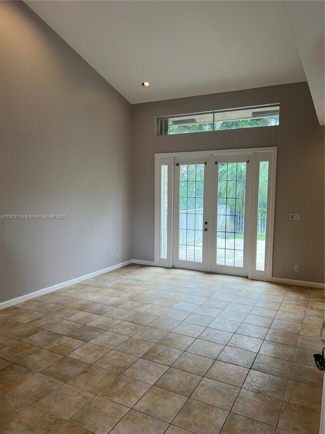 Foto del edificio - 15827 SW 12th St