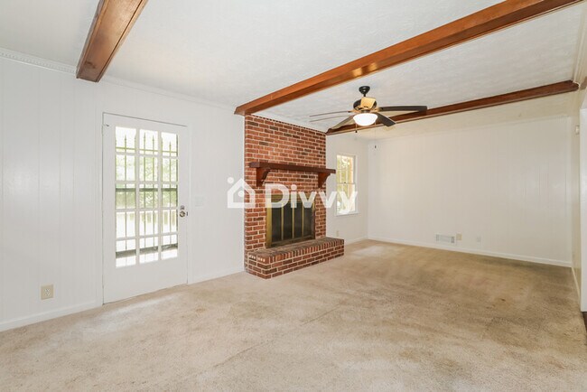 Building Photo - 3560 Clubhouse Ln SE