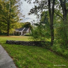 Building Photo - 6 Orchard Rd