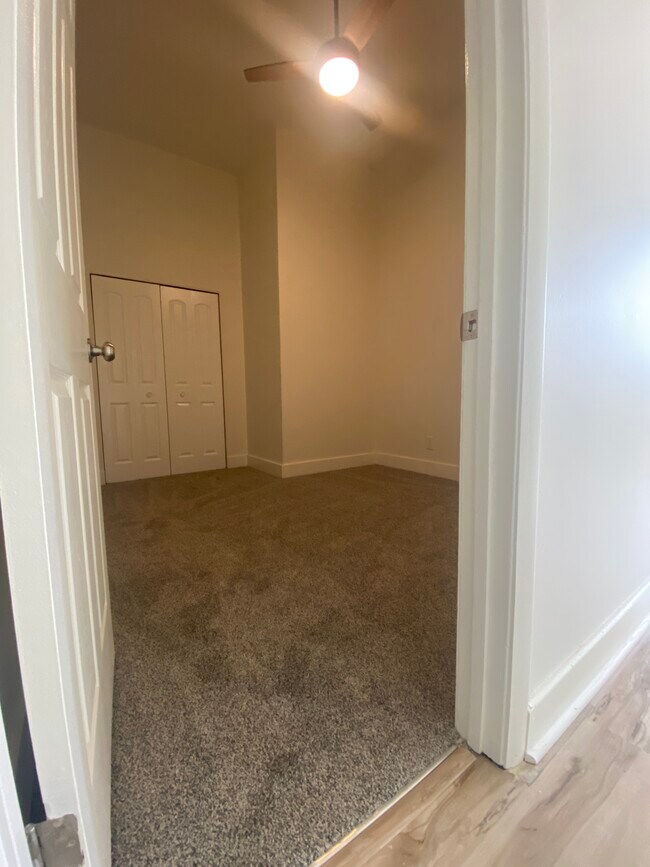 10 E Wilson, Unit 1Front, Batavia, IL 60510 Apartments in Batavia, IL