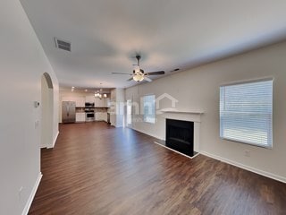 Building Photo - 307 Stable View Loop