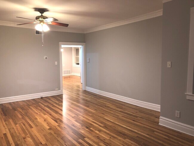 Foto del edificio - 5010 N Sawyer Ave