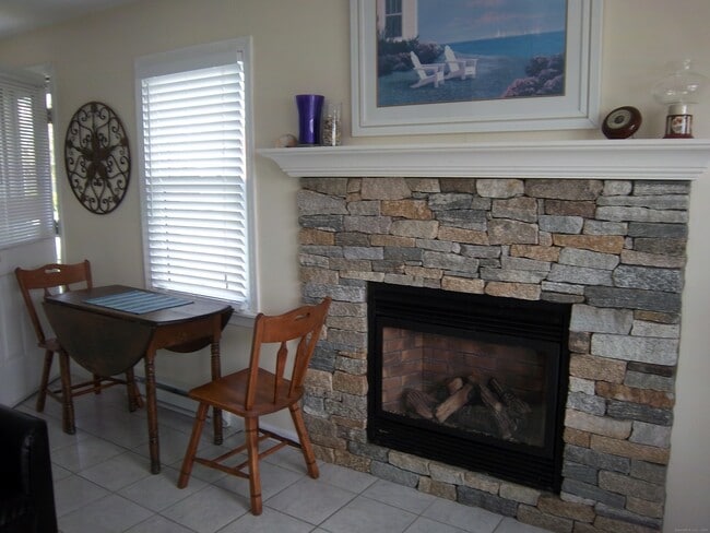 Foto del edificio - 55 Pine Island Rd