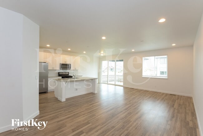 Building Photo - 496 Kansas Ave