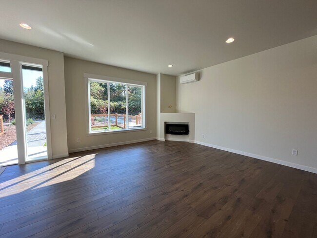 Foto del edificio - New Modern Construction 3 Bed 2.5 Bath wit...