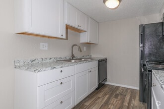 Interior Photo - Crossings at Minshall Park