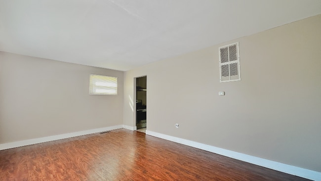 Building Photo - 3817 Palmerston Ave