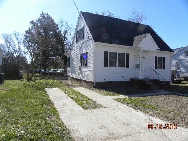 Building Photo - 4 Cavalier Road, Hampton, VA 23661